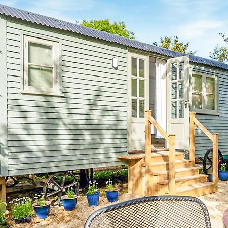Fig Tree Shepherds Hut Бридпорт Экстерьер фото